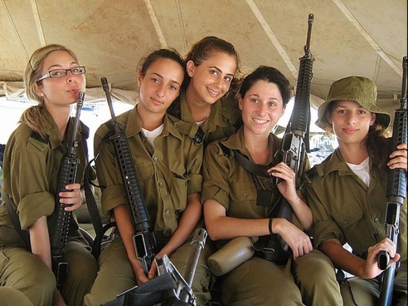 8 things strictly forbidden to IDF soldiers