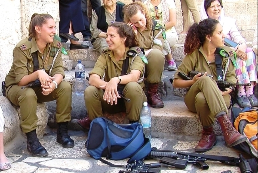 8 things strictly forbidden to IDF soldiers