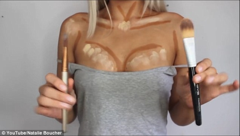 A beauty blogger showed how to increase her breasts with makeup