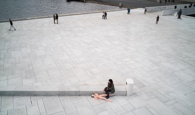 "A game of observation and imagination": how a street photographer from Spain fights boredom