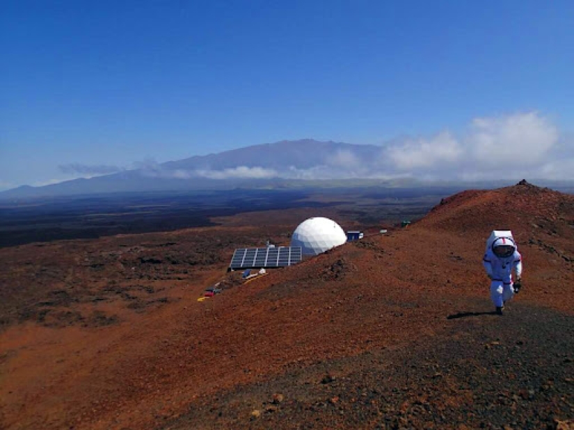 A Martian funeral, or What cemeteries on the Red Planet will look like