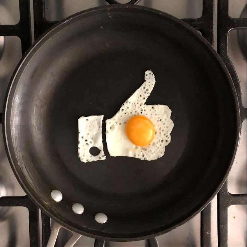 A Mexican woman creates works of art from banal fried eggs