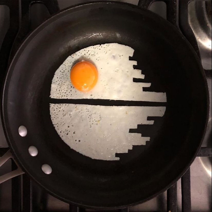 A Mexican woman creates works of art from banal fried eggs