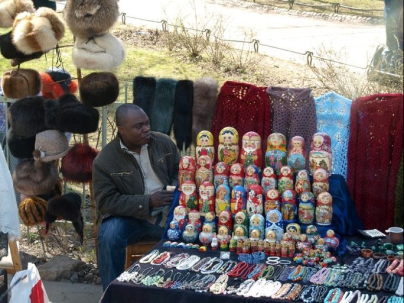 A moment of black humor, or the Simple everyday life of Africans in Russia