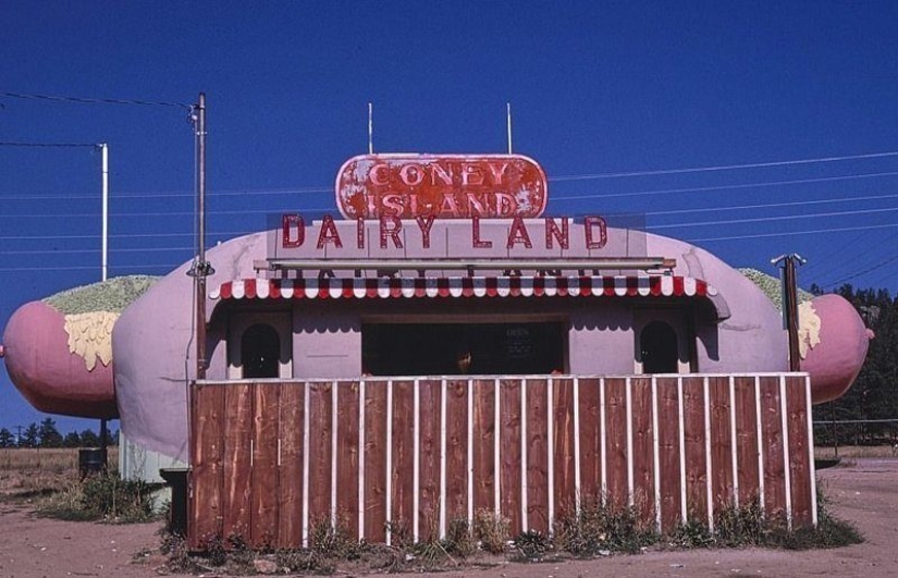 A nivel de comercialización de los 80: el fotógrafo pasó 40 años en busca de la carretera de establecimientos con diseño único