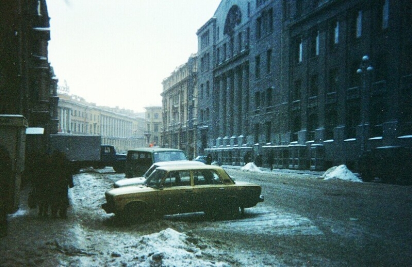 A pie, en San Petersburgo, 1993