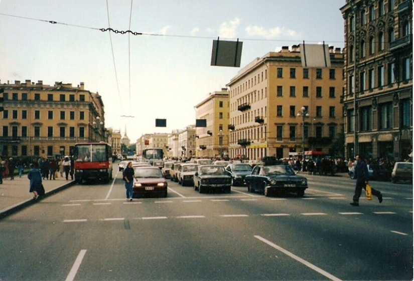 A pie, en San Petersburgo, 1993