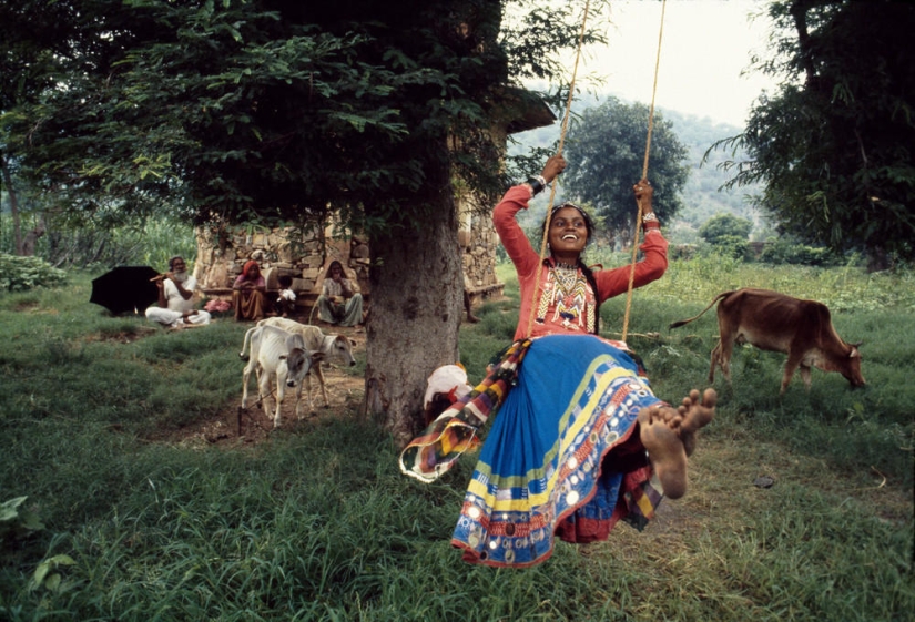 A series of photos of the legendary Steve McCurry "The Power of the game"