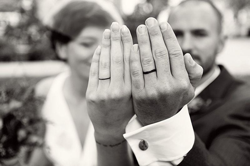 A tattoo instead of an engagement ring