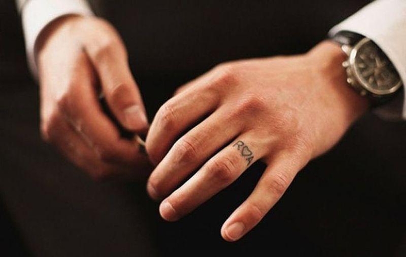 A tattoo instead of an engagement ring