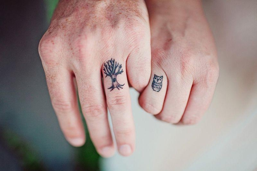 A tattoo instead of an engagement ring