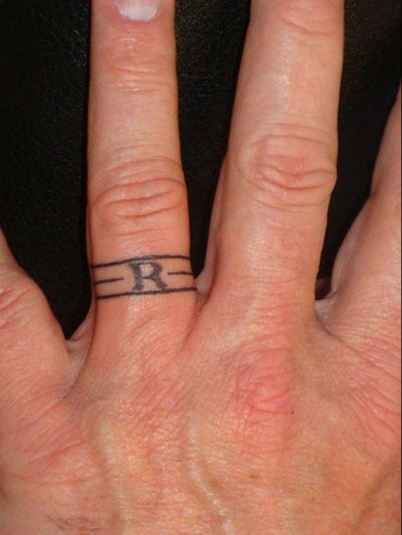 A tattoo instead of an engagement ring