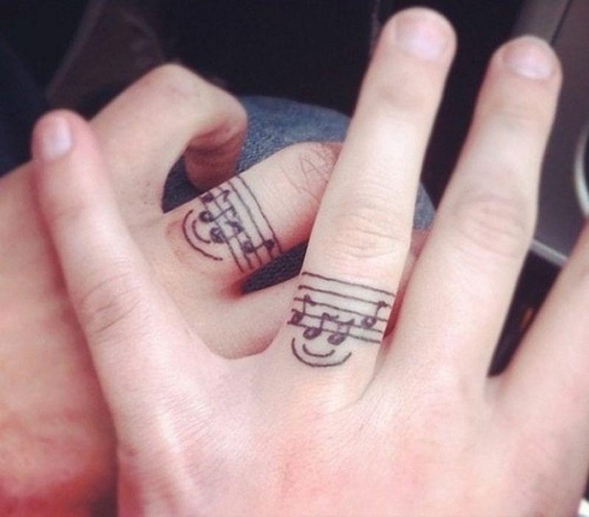 A tattoo instead of an engagement ring