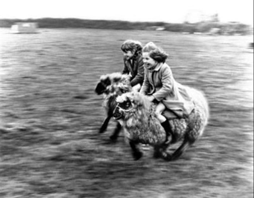 A time when there were no iPads yet, and children played outside.