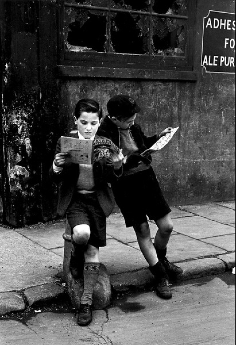 A time when there were no iPads yet, and children played outside.