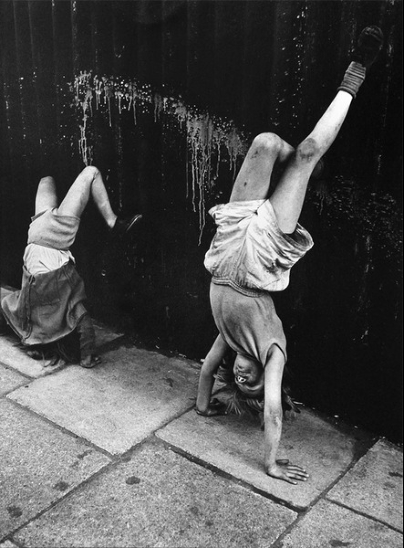 A time when there were no iPads yet, and children played outside.