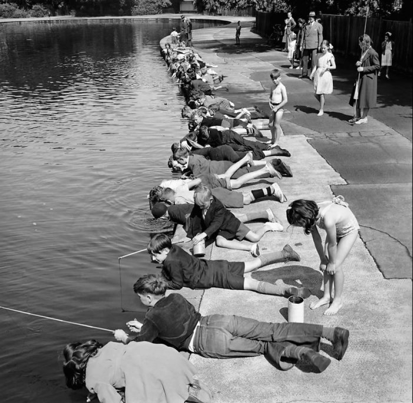 A time when there were no iPads yet, and children played outside.