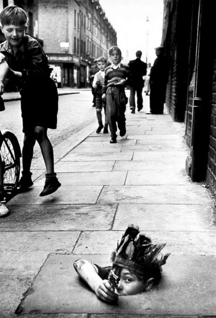 A time when there were no iPads yet, and children played outside.