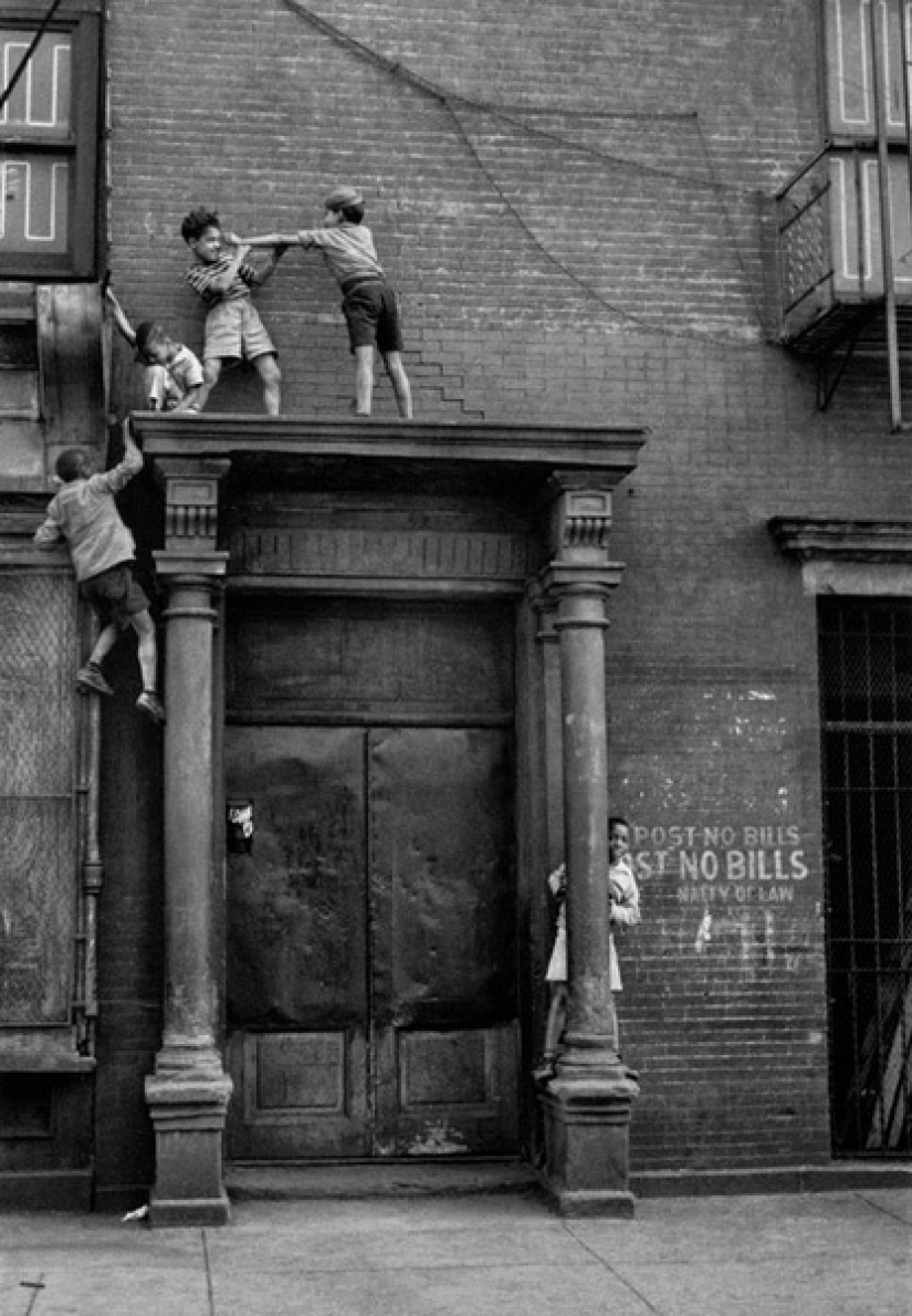 A time when there were no iPads yet, and children played outside.