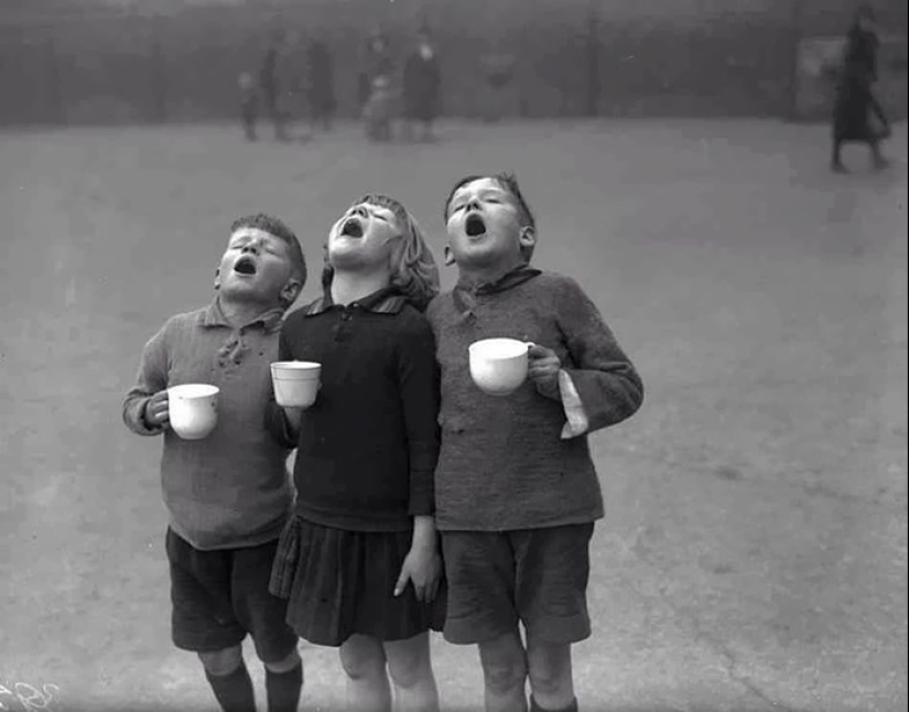 A time when there were no iPads yet, and children played outside.