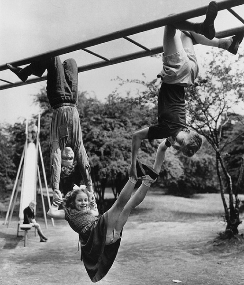 A time when there were no iPads yet, and children played outside.