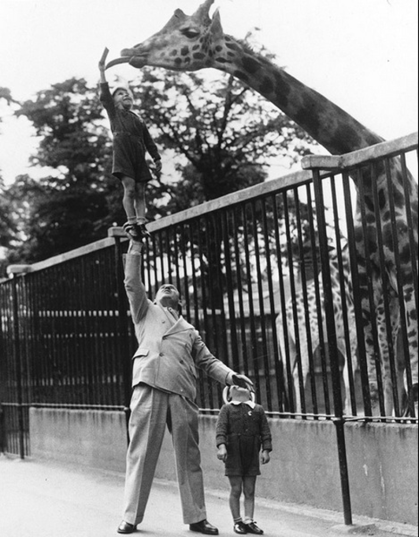 A time when there were no iPads yet, and children played outside.