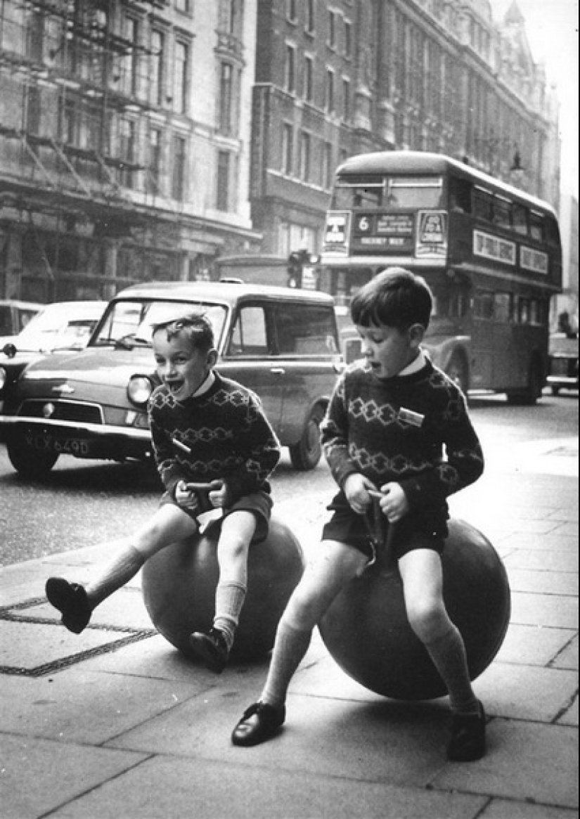 A time when there were no iPads yet, and children played outside.