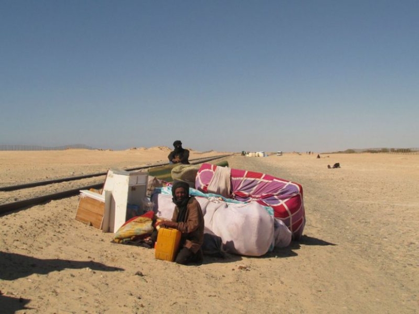 A través del Sahara, en el océano en el tren de carga: extrema viaje en el más largo de trenes en el mundo