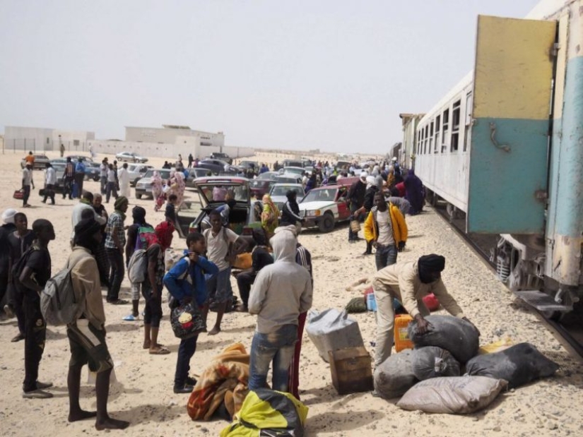 A través del Sahara, en el océano en el tren de carga: extrema viaje en el más largo de trenes en el mundo