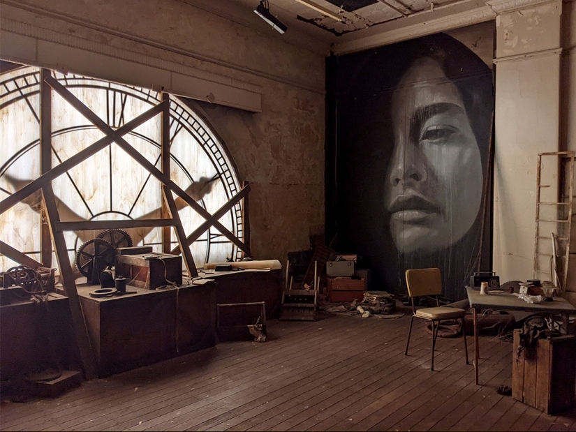 Abandonment as an immersive art: "Time" by street art artist Rone