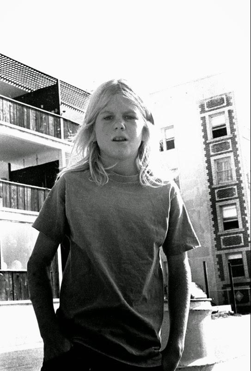 Adolescentes en las playas de California en la década de 1970