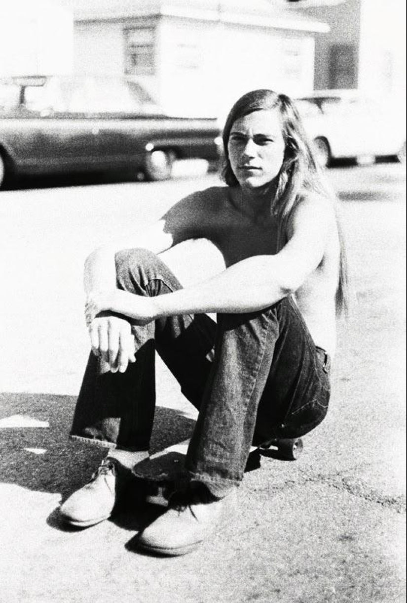 Adolescentes en las playas de California en la década de 1970