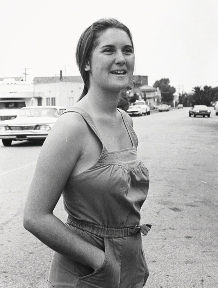 Adolescentes en las playas de California en la década de 1970