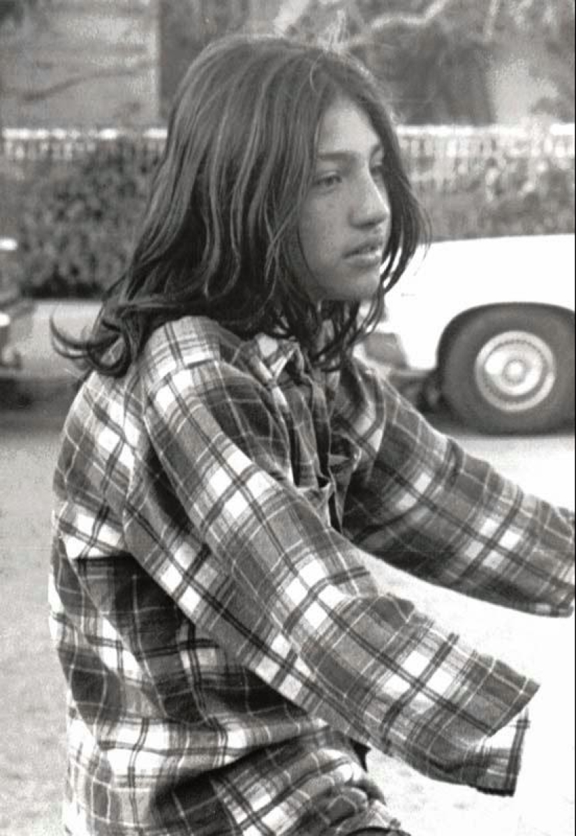 Adolescentes en las playas de California en la década de 1970