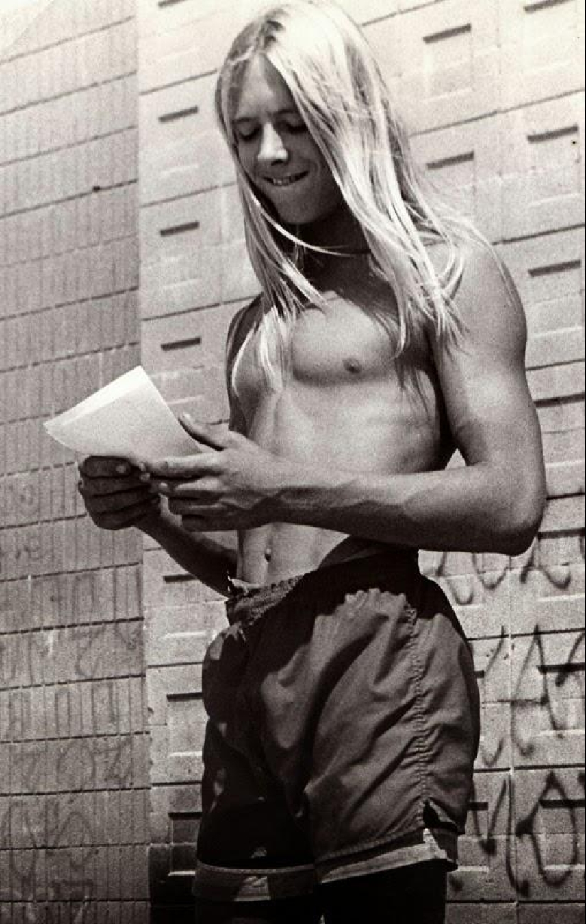 Adolescentes en las playas de California en la década de 1970