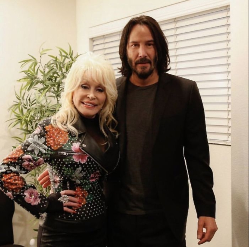 After himself: Keanu Reeves never touches the people photographed