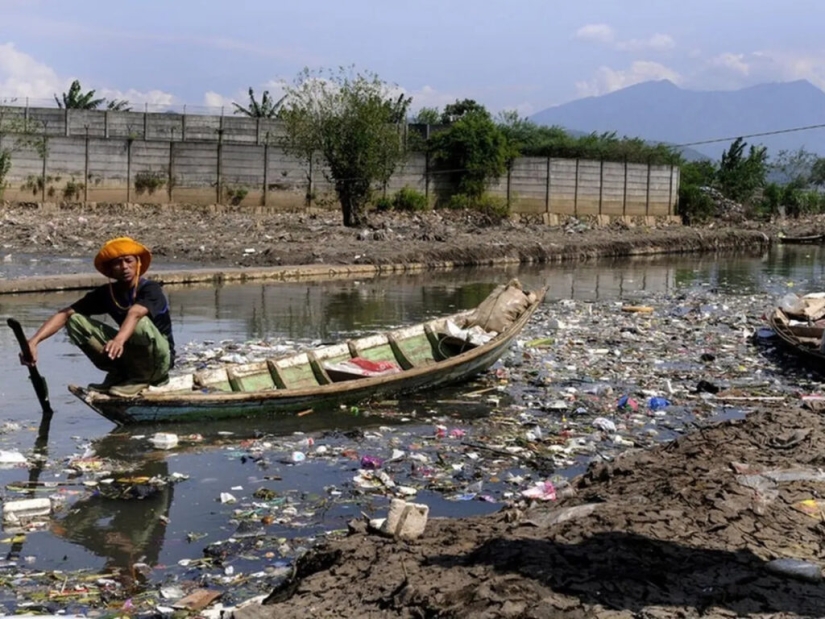 Agua muerta: cómo se ve Chitarum: el río más sucio del planeta