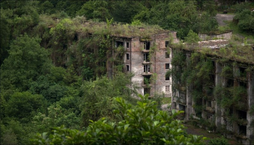 Akarmara es un pueblo fantasma con una historia trágica