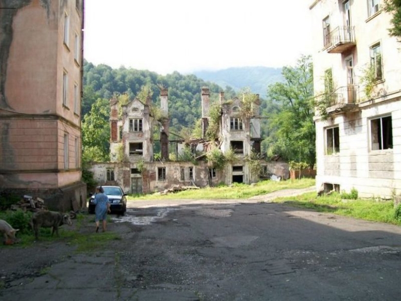 Akarmara is a ghost village with a tragic history