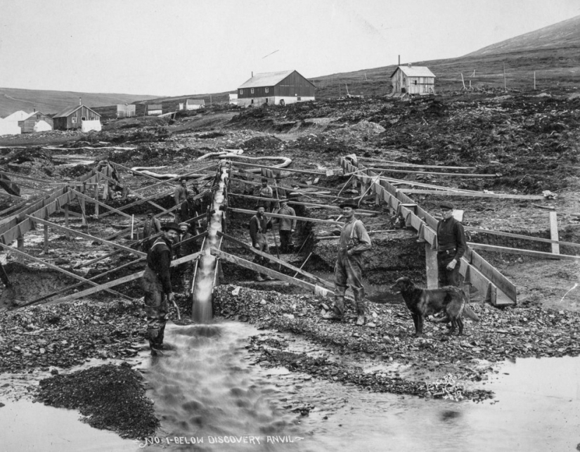 Alaska Eskimos in priceless historical photographs of 1903 - 1930