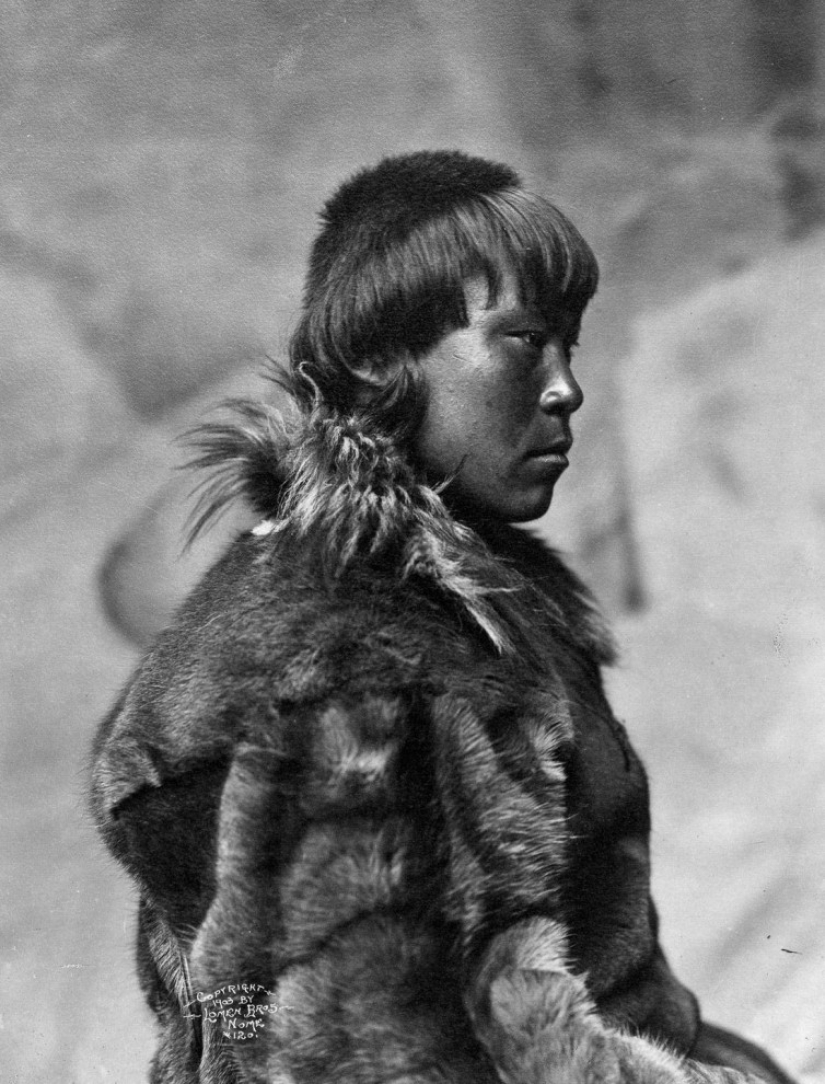 Alaska Eskimos in priceless historical photographs of 1903 - 1930