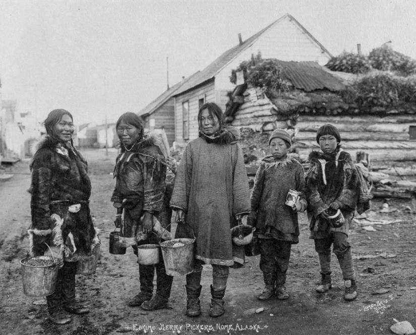 Alaska Eskimos in priceless historical photographs of 1903 - 1930