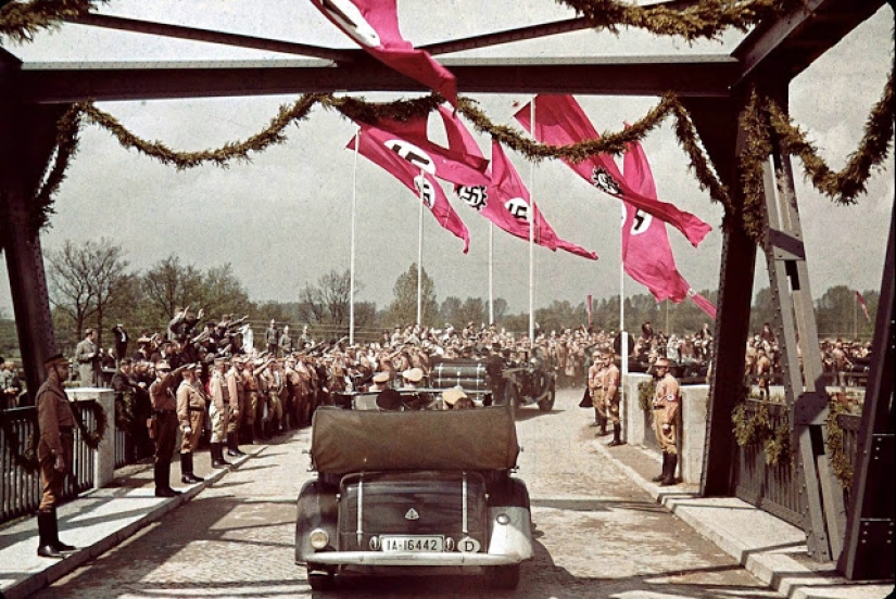 Alemania nazi en fotos a color de Hugo Jaeger, el fotógrafo personal de Hitler