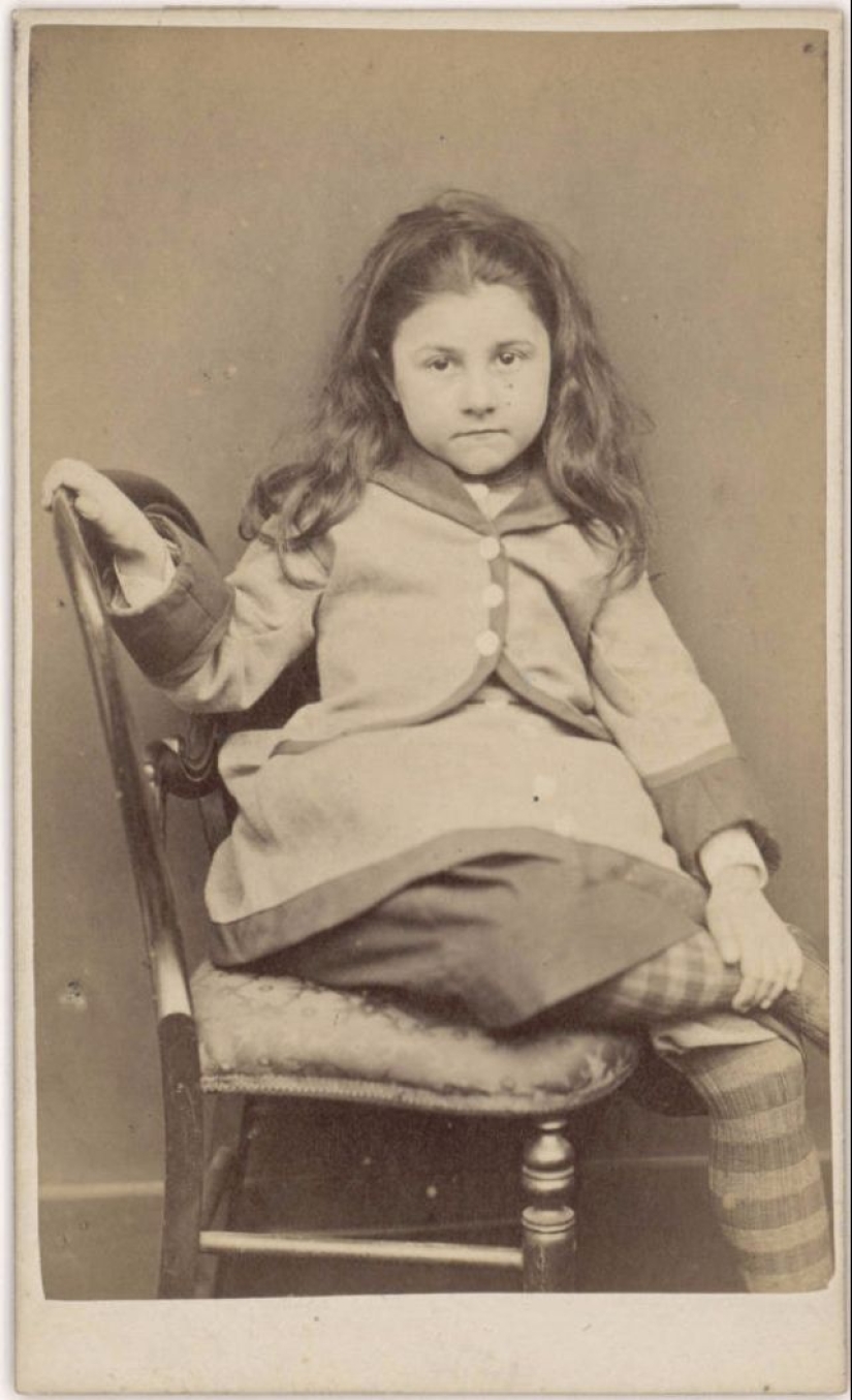 Alicia joven: retratos de niños de Lewis Carroll