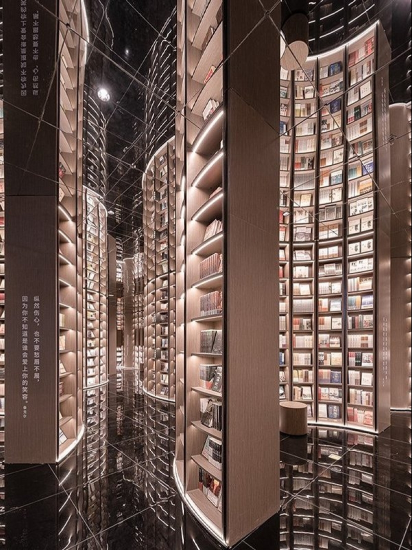 Almost like at Hogwarts: what does an "endless" bookstore look like in China