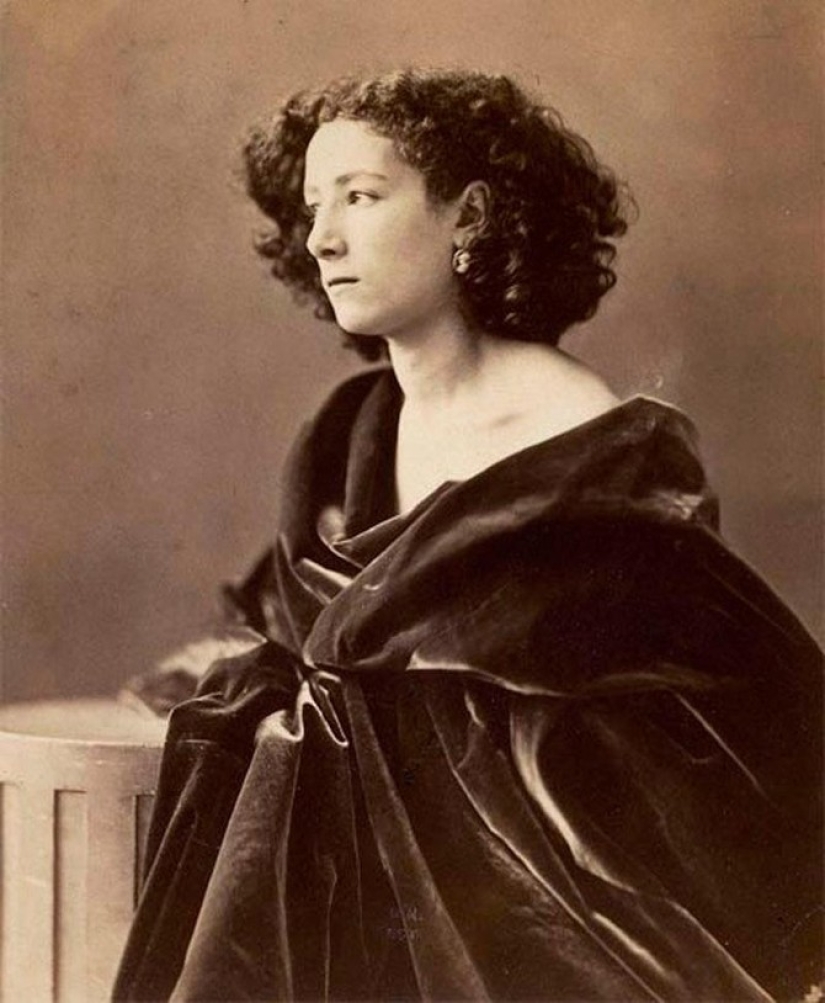 Amazing actress Sarah Bernhardt, who loved both female and male roles