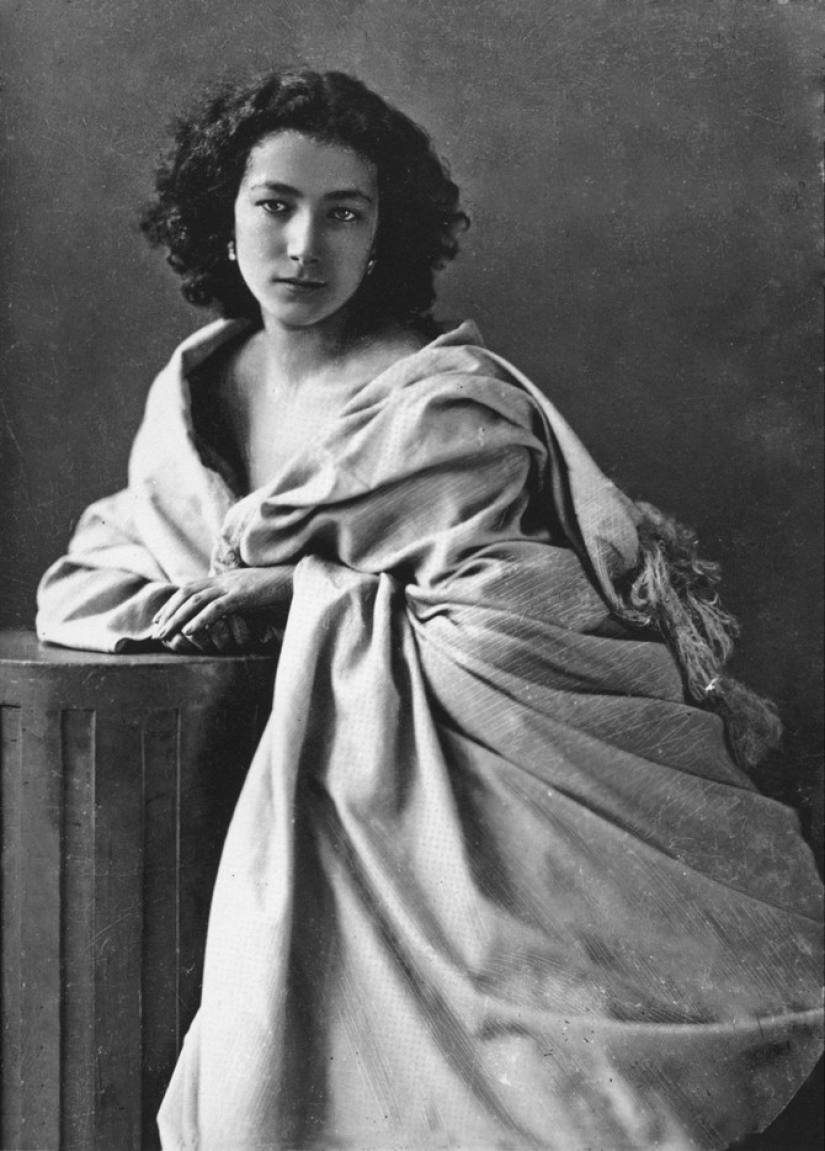 Amazing actress Sarah Bernhardt, who loved both female and male roles