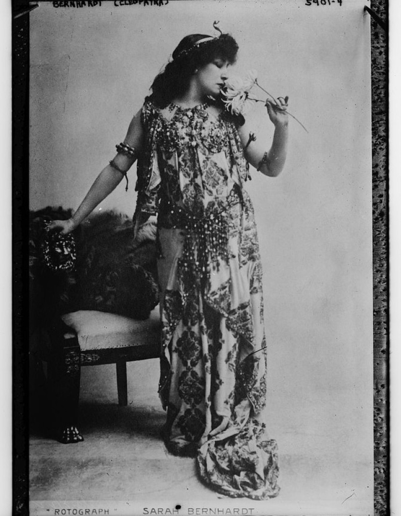 Amazing actress Sarah Bernhardt, who loved both female and male roles