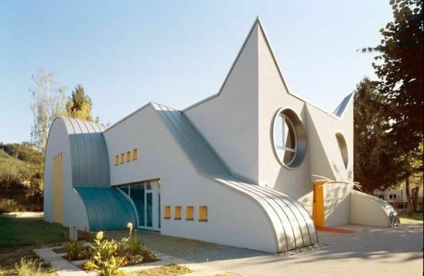 Amazing architecture: 40 unusual and strange buildings from around the world