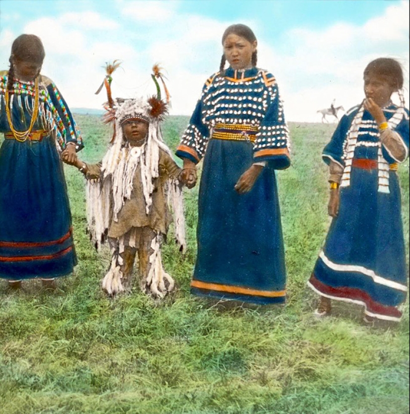 American found color photo of the Indians of the late nineteenth century